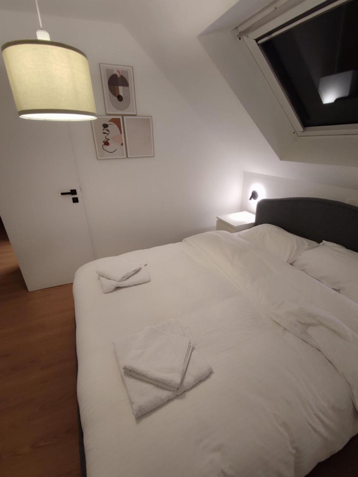 Quartier Louise Studios Brussels Luaran gambar